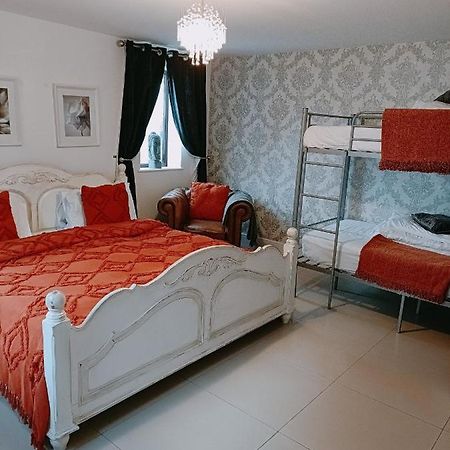 The White Dove Bed And Breakfast With Glamping Newark Showground Extérieur photo
