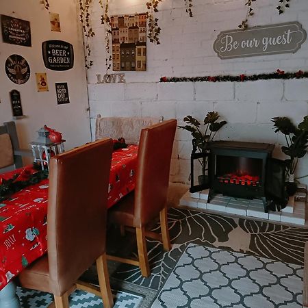 The White Dove Bed And Breakfast With Glamping Newark Showground Extérieur photo