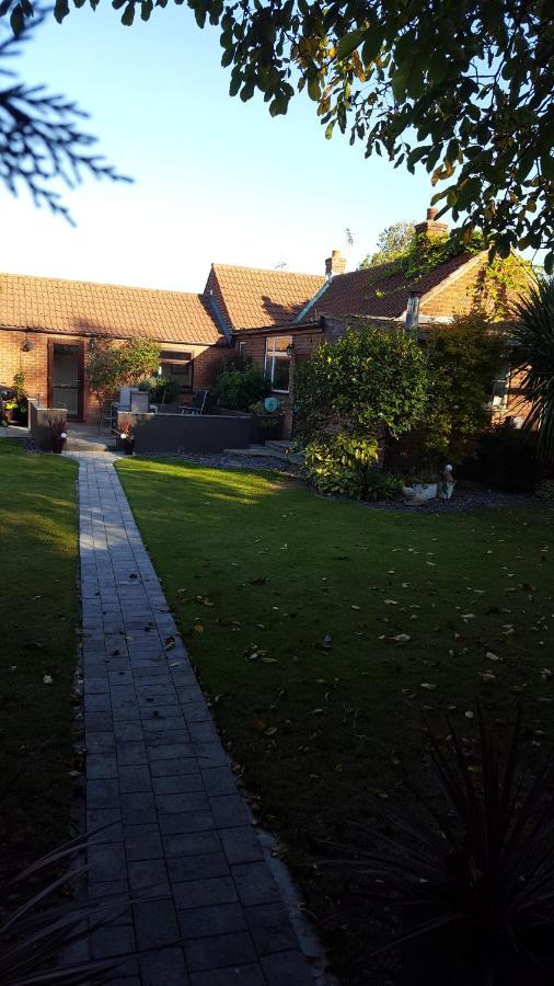 The White Dove Bed And Breakfast With Glamping Newark Showground Extérieur photo