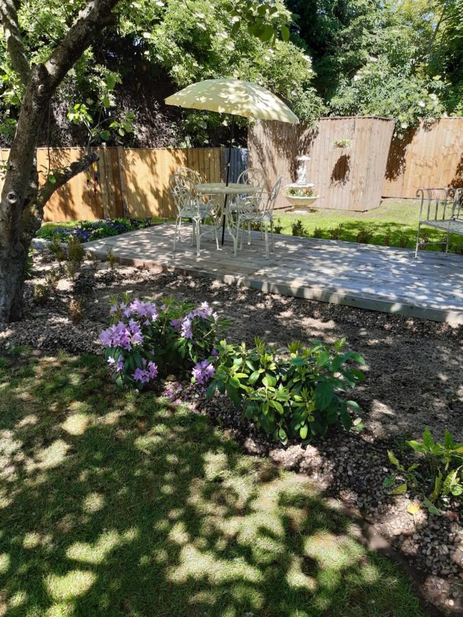 The White Dove Bed And Breakfast With Glamping Newark Showground Extérieur photo