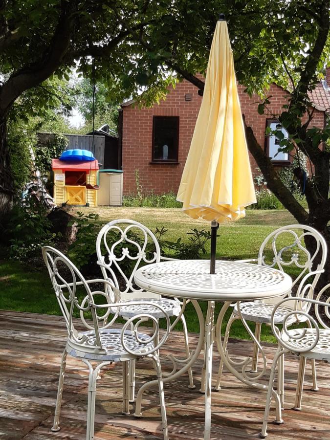 The White Dove Bed And Breakfast With Glamping Newark Showground Extérieur photo