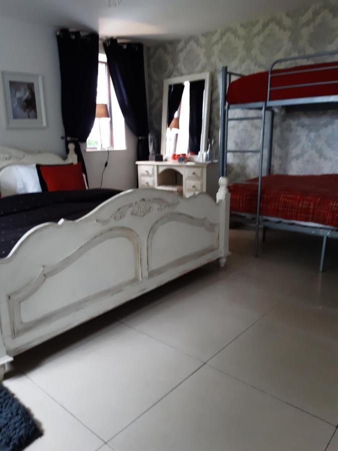 The White Dove Bed And Breakfast With Glamping Newark Showground Extérieur photo