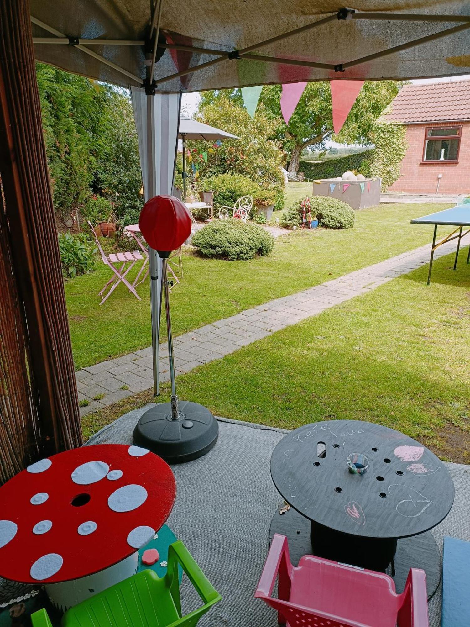 The White Dove Bed And Breakfast With Glamping Newark Showground Extérieur photo